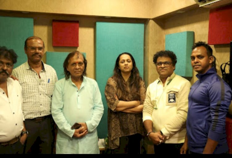 जो शिकला तो टिकला या मराठी चित्रपटचे गाण्यांचे मुंबईत रेकॉर्डिंग..