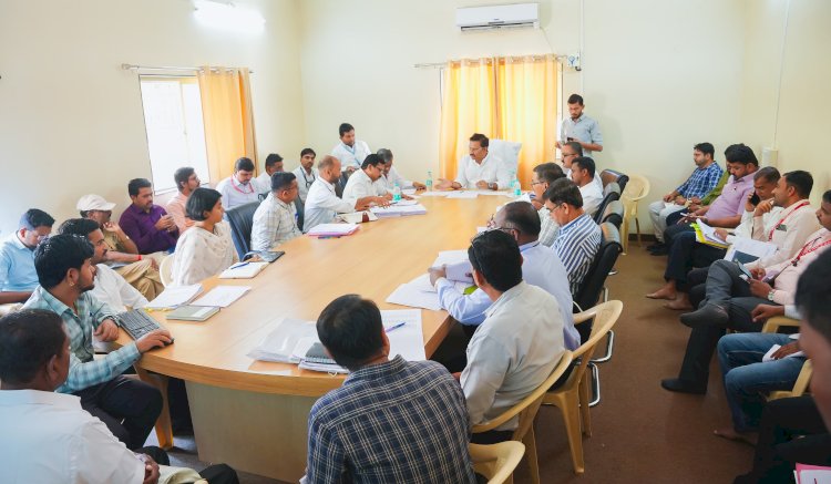 तब्बल आठ तास आमदार अभिजीत पाटील यांनी घेतला मतदारसंघाचा आढावा