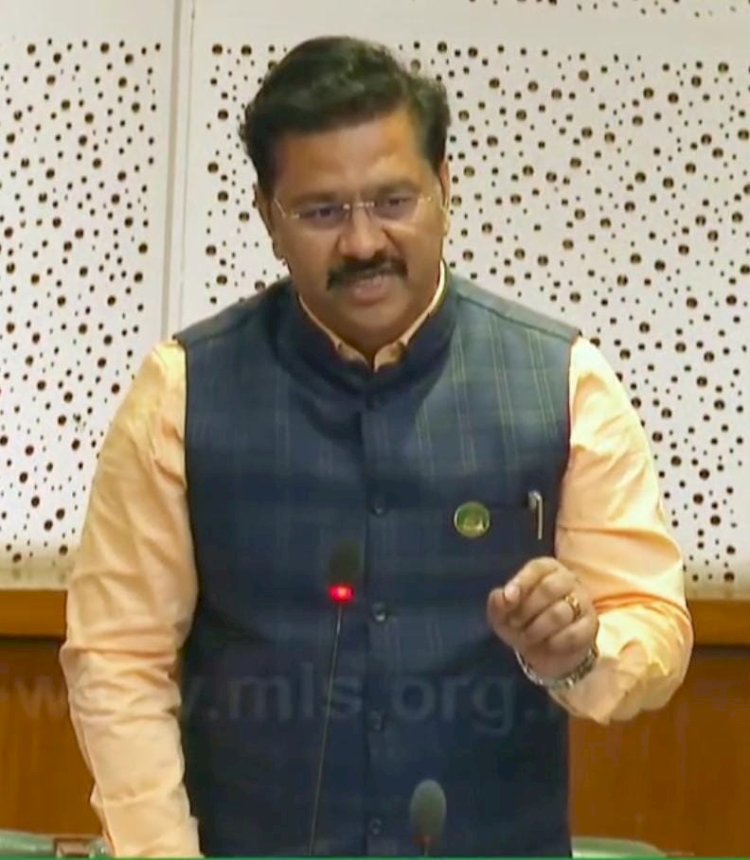 सीना-माढा उपसा सिंचन योजना पाणी प्रश्नावर आमदार अभिजीत पाटील यांनी विधानसभेत लक्षवेधी मांडली. 