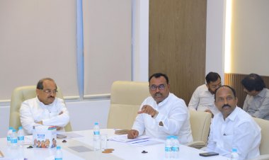 म्हैसाळ योजनेतील मंगळवेढ्यातील लाभ क्षेत्रातील गावांना स्वतंत्र बंदिस्त नलिके द्वारे पाणी देण्यासाठी सर्व्हे करण्याच्या जलसंपदामंत्री राधाकृष्ण विखे पाटील यांच्या सूचना.